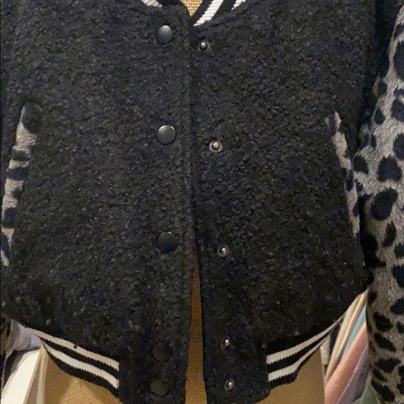 Leopard jacket. Cropped - Picture 2 of 3